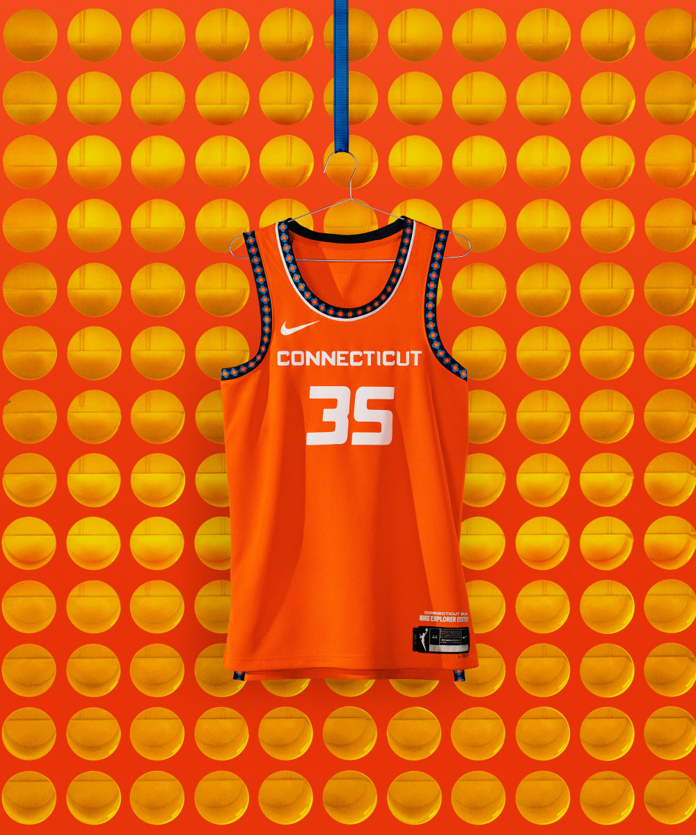 NikeNews_SP21_BB_WNBA_NIKE_HER_EDITION_NA_CONNECTICUT_EXPLORER_HERO_000353_original